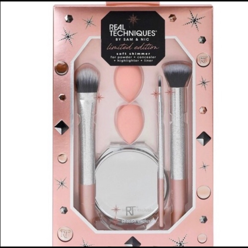 NWT Real Techniques Limited Edition Makeup Set